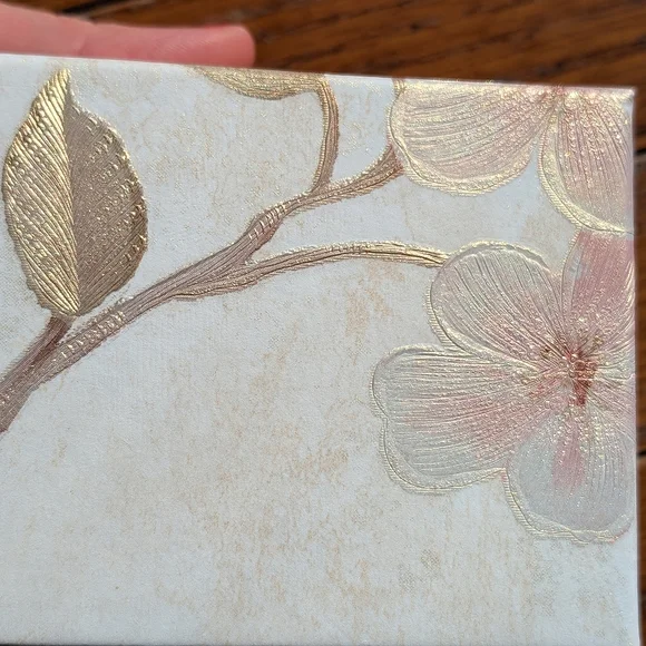 nOir Jewelry Gold Floral Jewelry Set - Picture 4 of 4